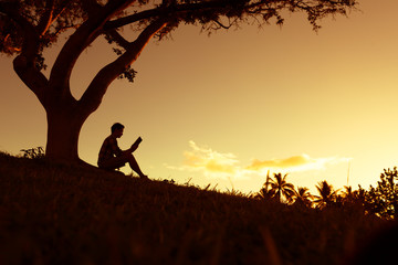 文章合为时而著,歌诗合为事而作是哪个诗派